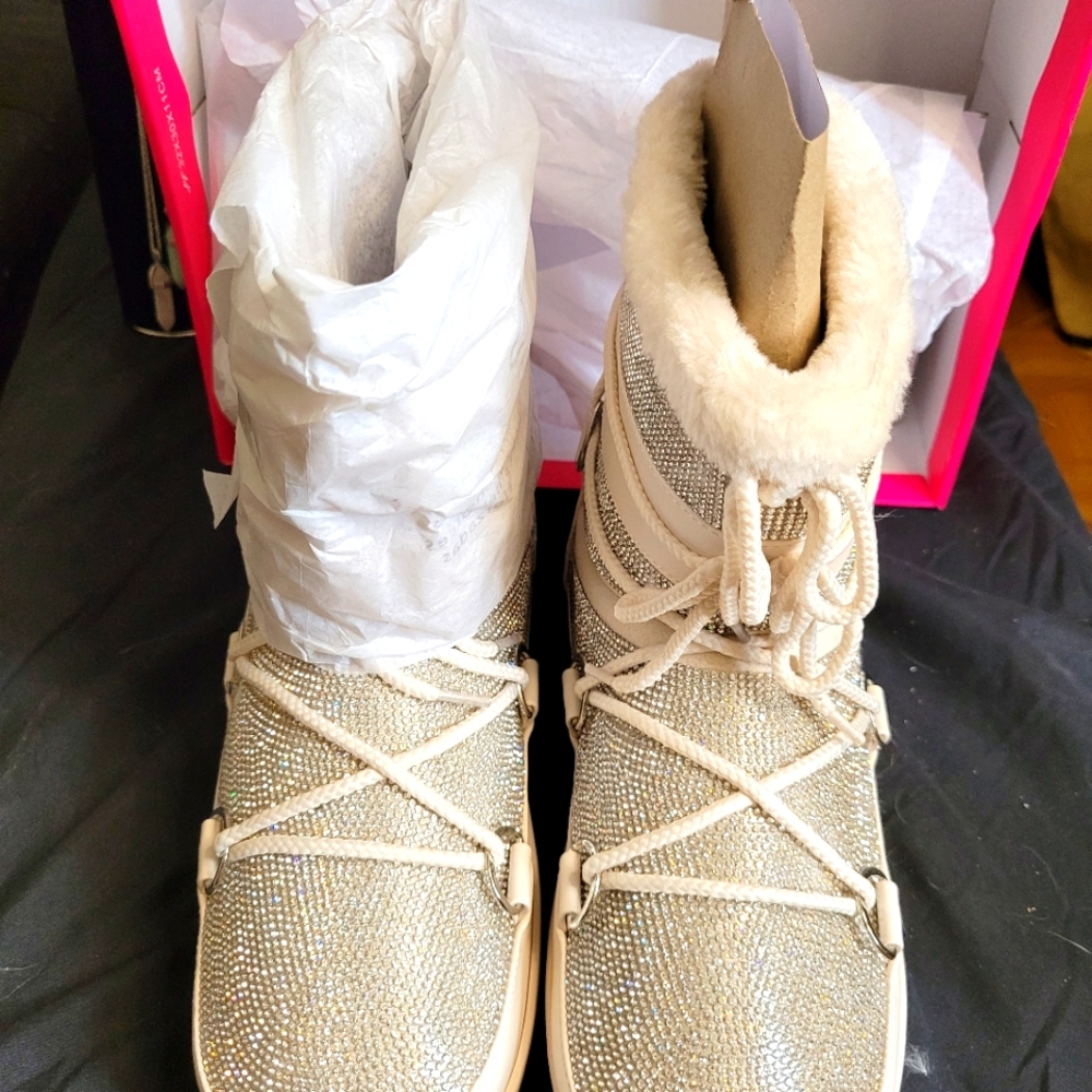 White Diamond 💎 Boots - Picture 3 of 10